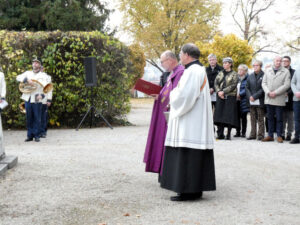Friedhofsgang © Herwig Reidlinger