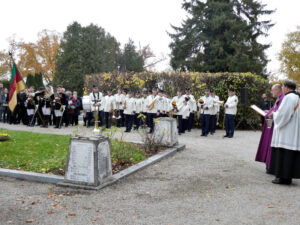 Friedhofsgang © Herwig Reidlinger