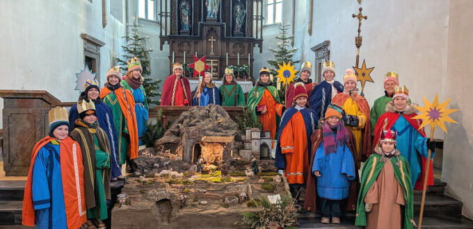 Sternsinger in der Pfarrkirche © Hermine Tribelnig